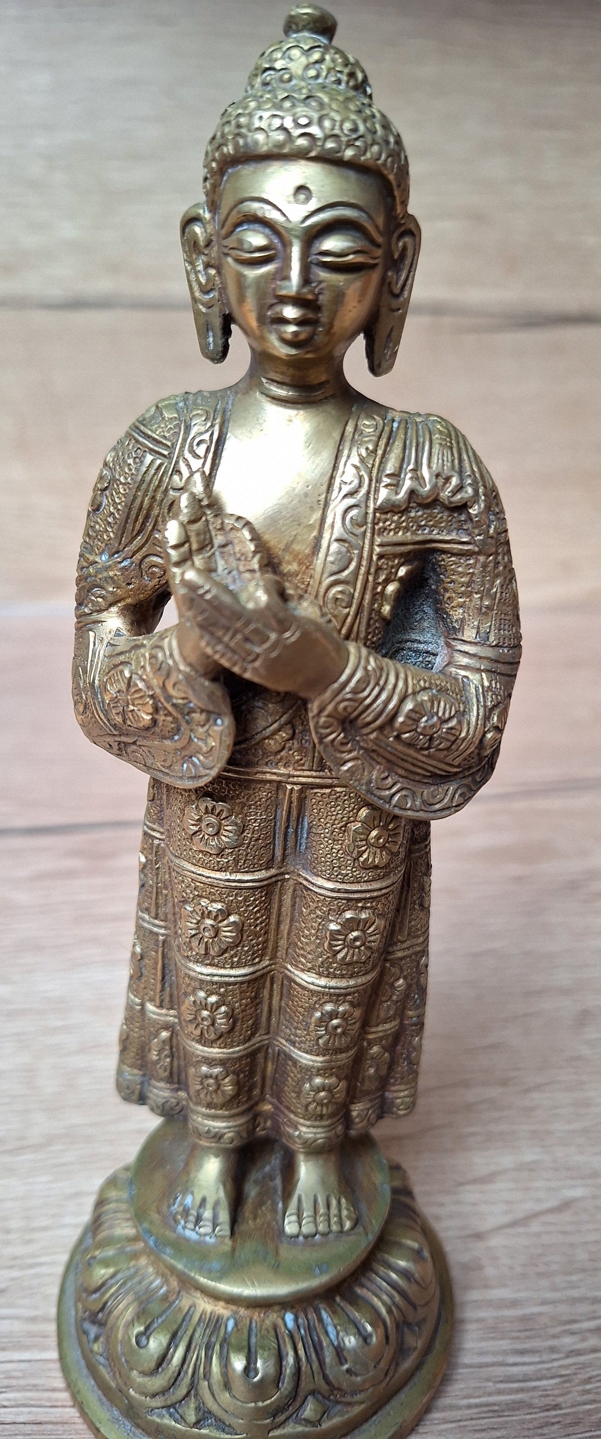 Statue Bouddha Dharmachakra en Laiton ciselé – Enseignement et Sagesse – Art spirituel de l'Inde - 20cm. Asie