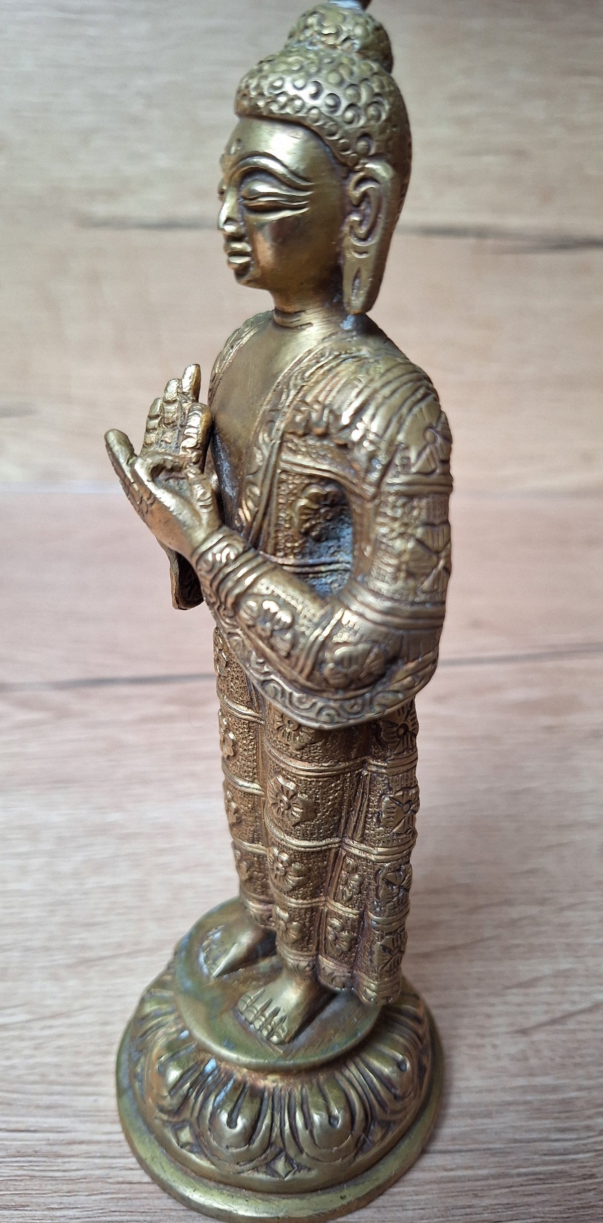 Statue Bouddha Dharmachakra en Laiton ciselé – Enseignement et Sagesse – Art spirituel de l'Inde - 20cm. Asie