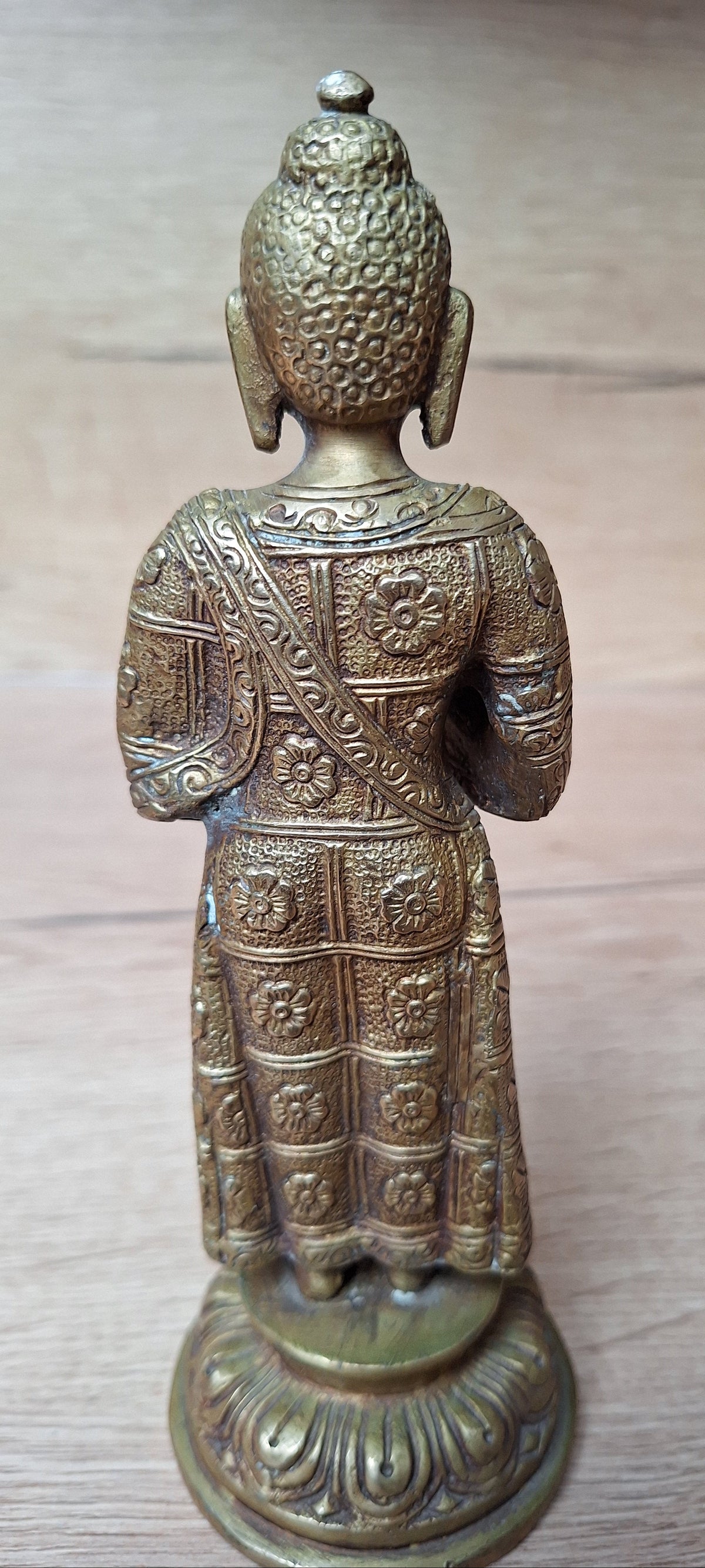 Statue Bouddha Dharmachakra en Laiton ciselé – Enseignement et Sagesse – Art spirituel de l'Inde - 20cm. Asie
