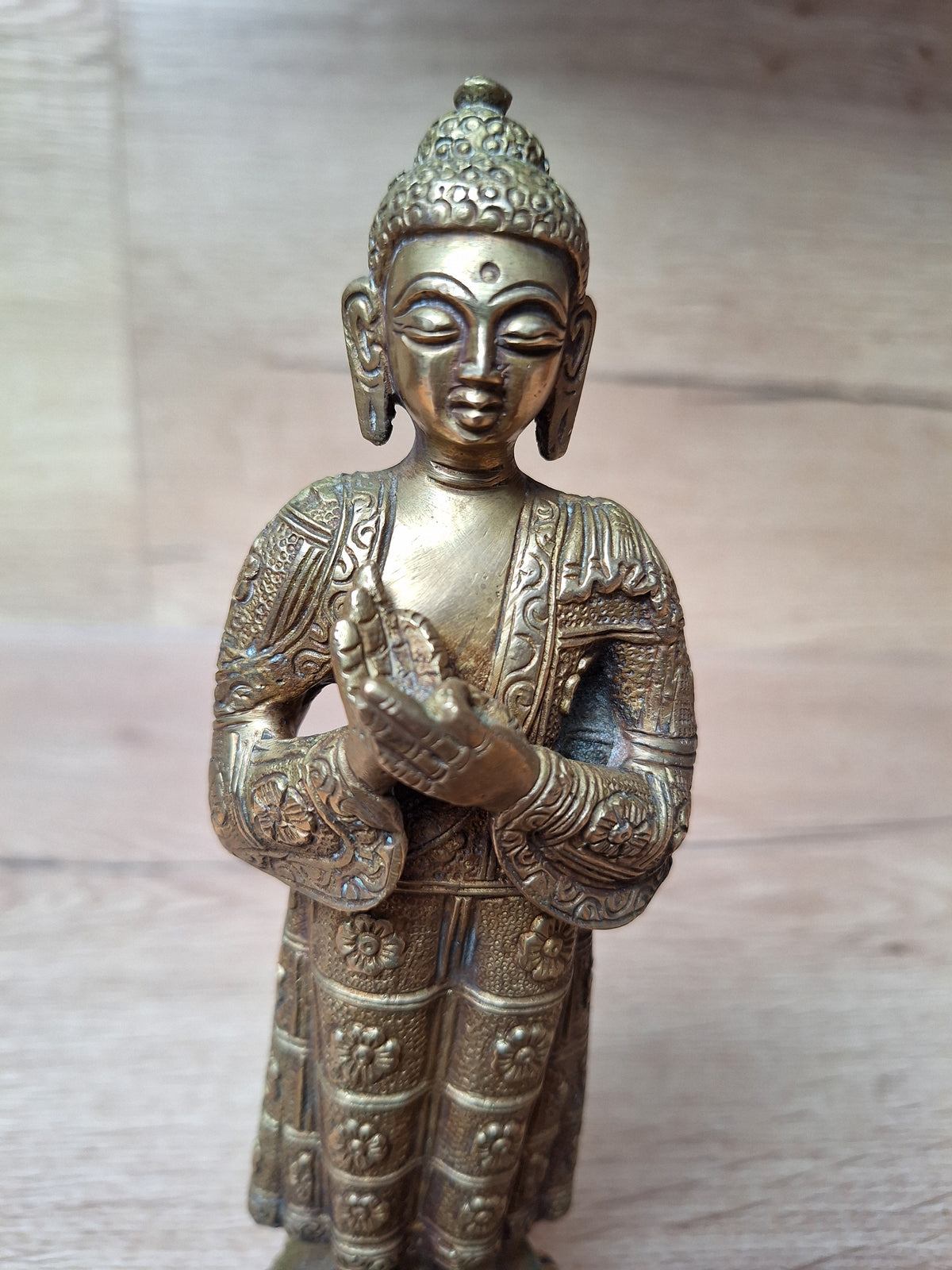 Statue Bouddha Dharmachakra en Laiton ciselé – Enseignement et Sagesse – Art spirituel de l'Inde - 20cm. Asie
