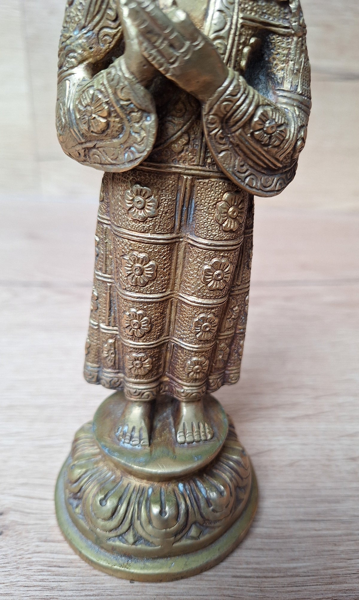 Statue Bouddha Dharmachakra en Laiton ciselé – Enseignement et Sagesse – Art spirituel de l'Inde - 20cm. Asie