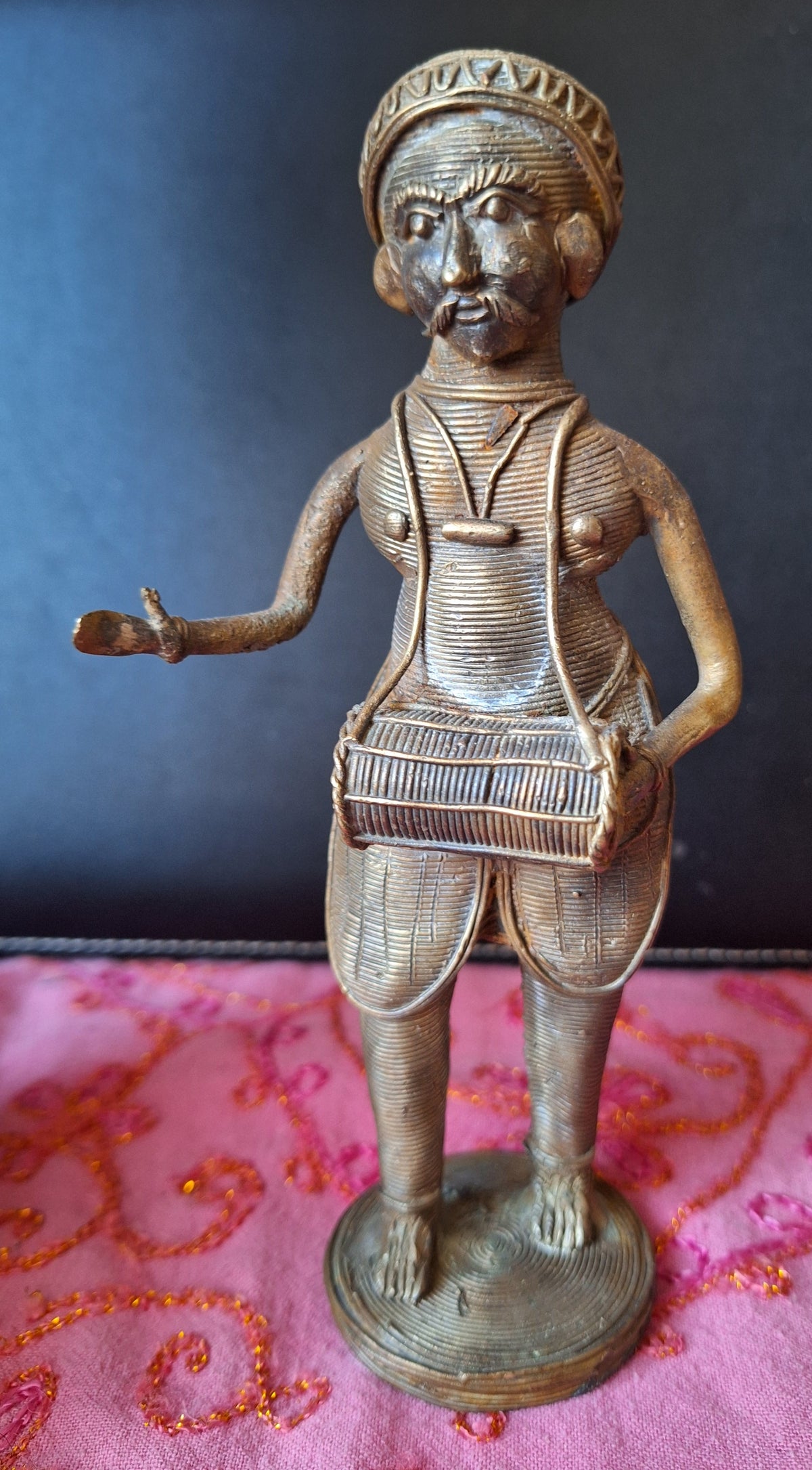 Statuette Bastar en laiton, Art Tribal Dokra, musicien. art tribal Inde.