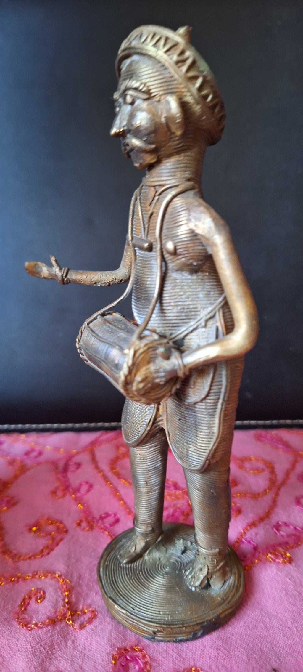 Statuette Bastar en laiton, Art Tribal Dokra, musicien. art tribal Inde.
