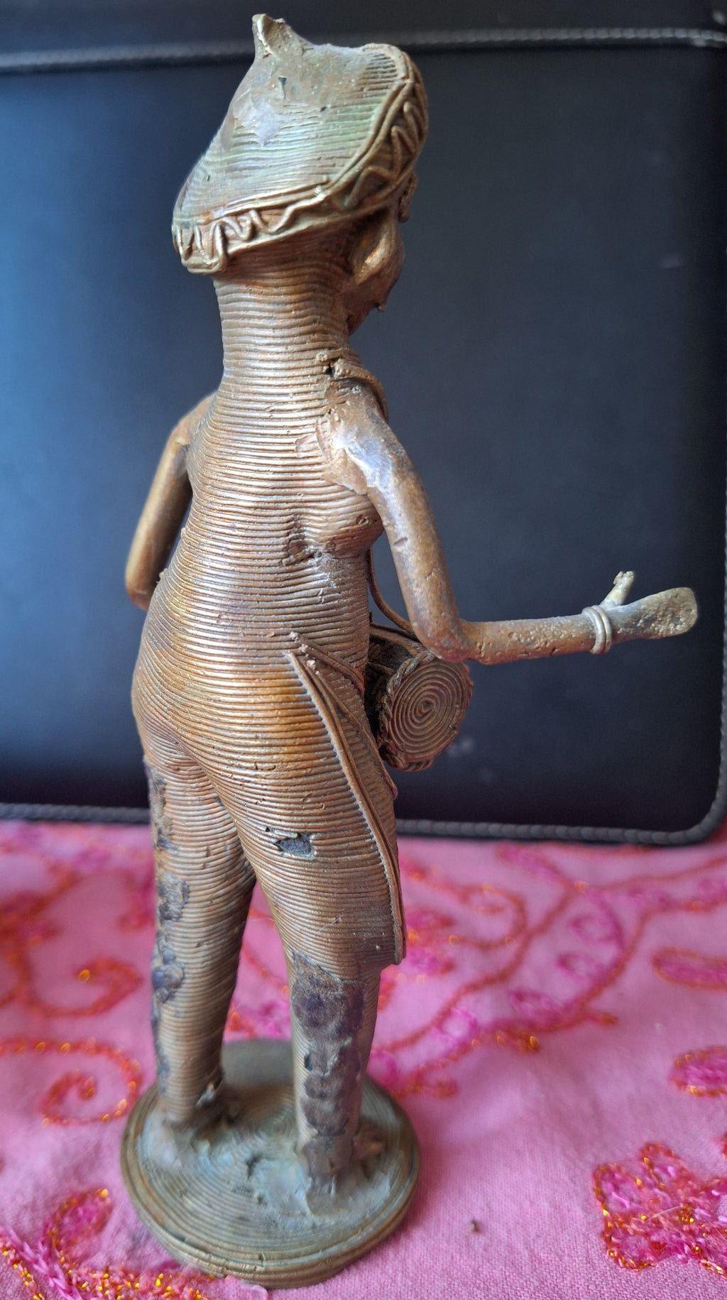Statuette Bastar en laiton, Art Tribal Dokra, musicien. art tribal Inde.