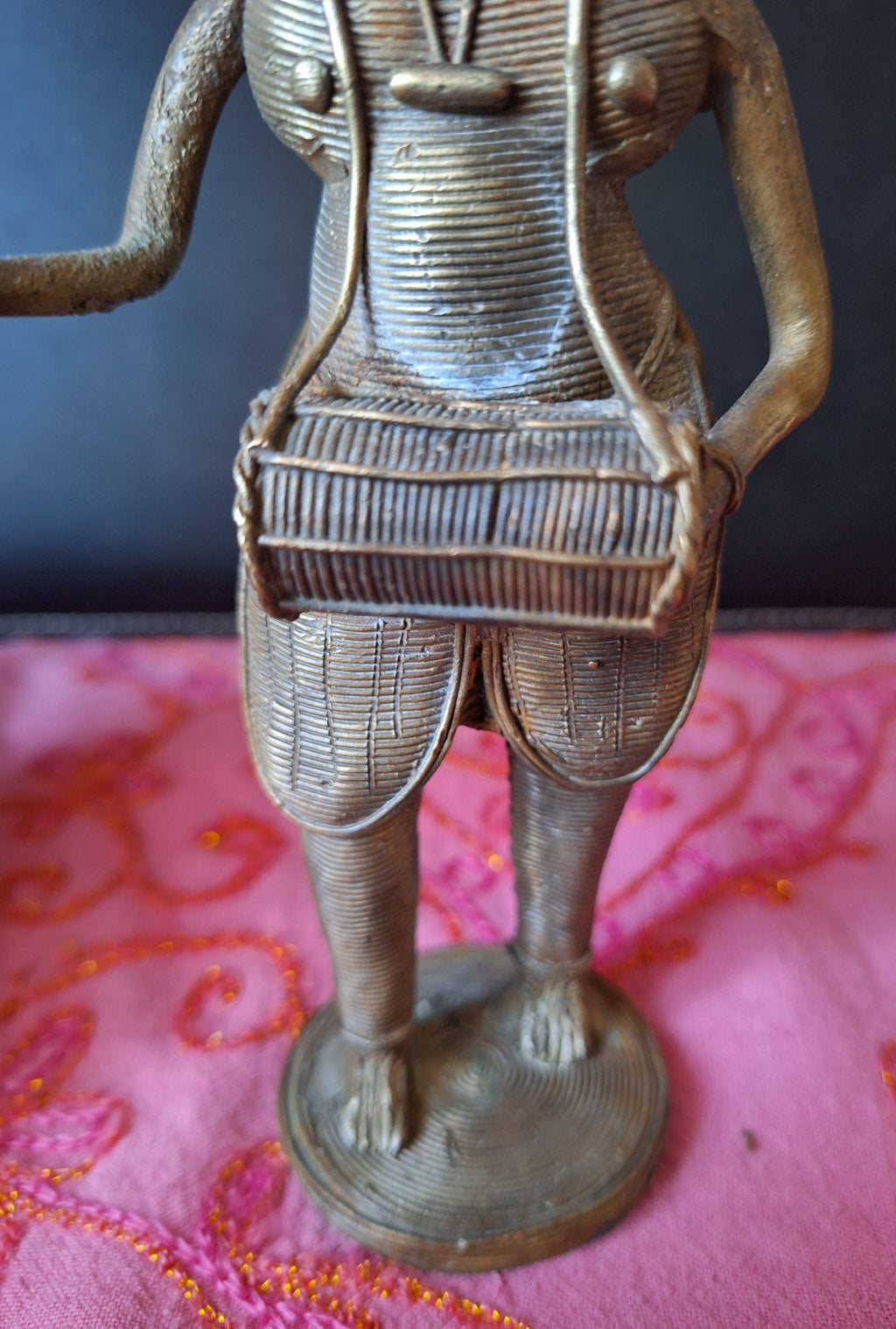 Statuette Bastar en laiton, Art Tribal Dokra, musicien. art tribal Inde.