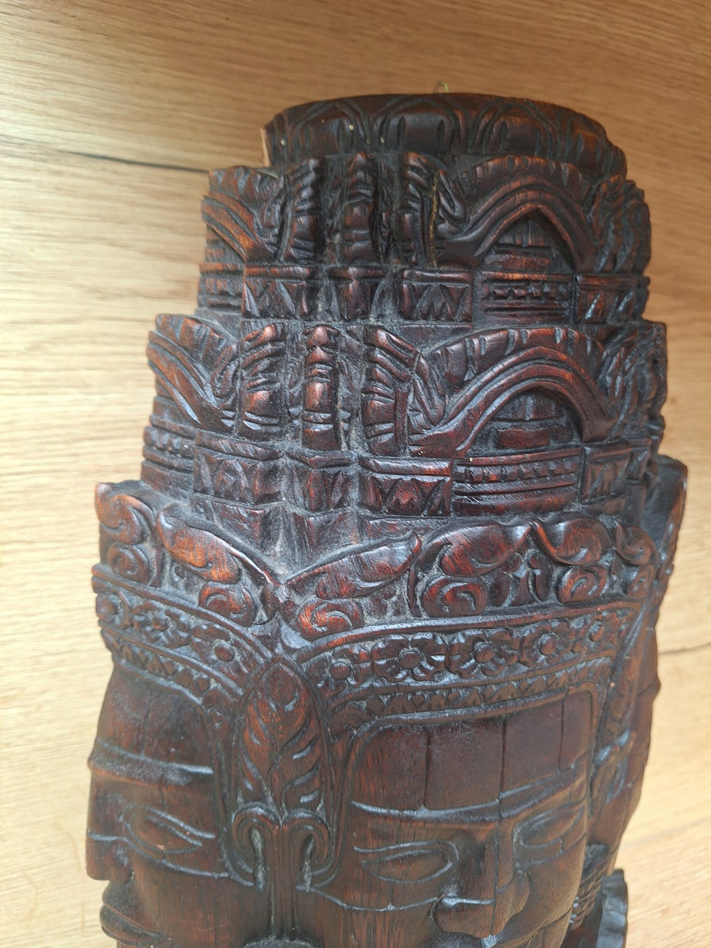 Grande sculpture Jayavarman VII – Visages du Bayon à Angkor – Bois sculpté khmer – Cambodge – 42 cm
