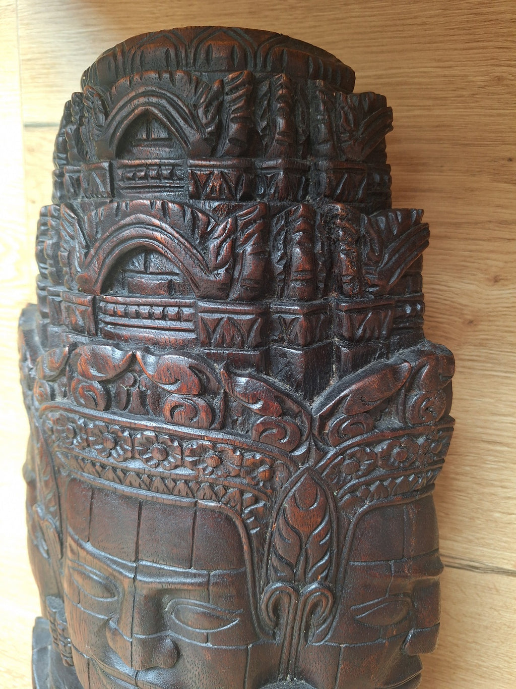 Grande sculpture Jayavarman VII – Visages du Bayon à Angkor – Bois sculpté khmer – Cambodge – 42 cm
