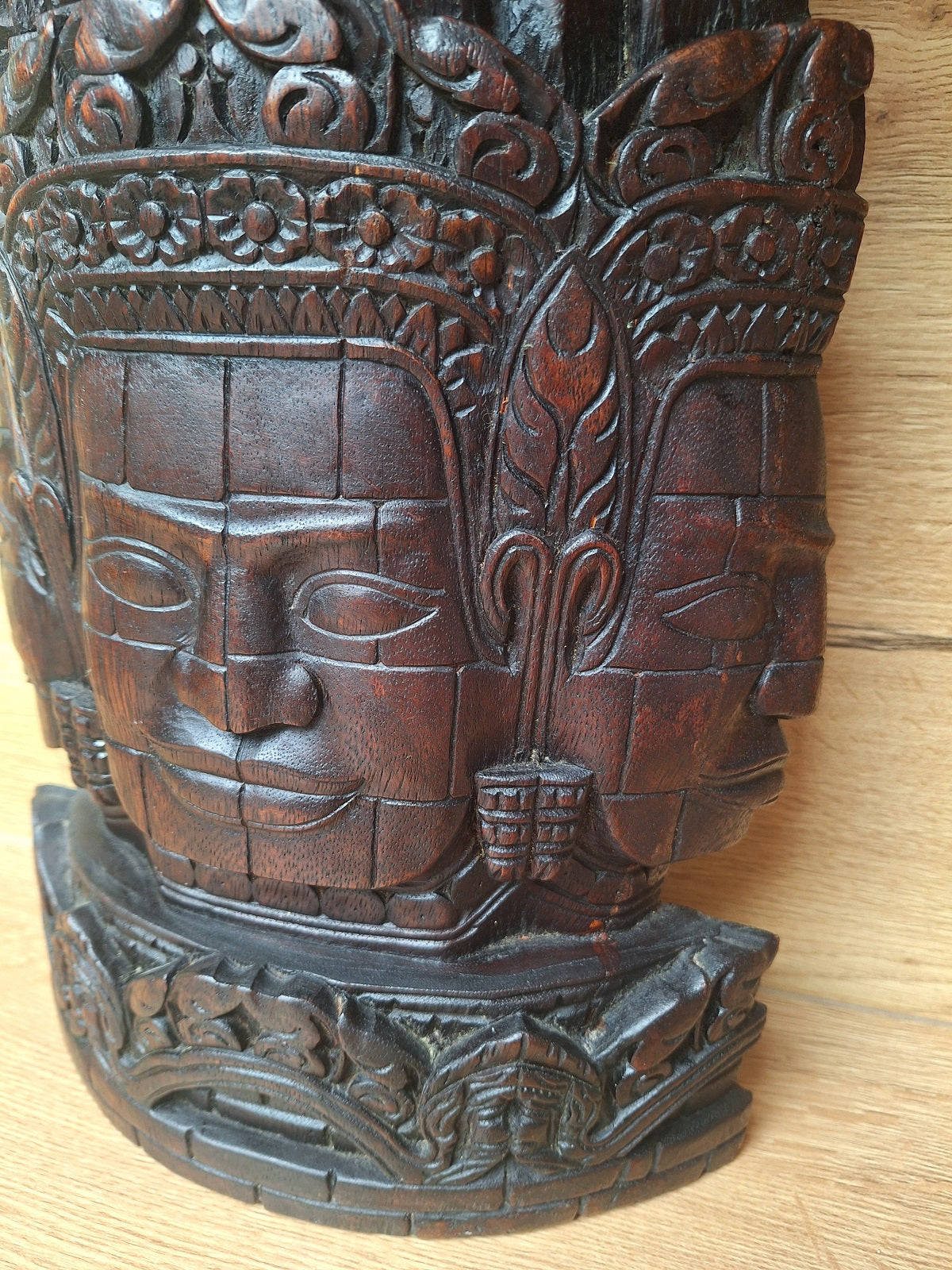 Grande sculpture Jayavarman VII – Visages du Bayon à Angkor – Bois sculpté khmer – Cambodge – 42 cm