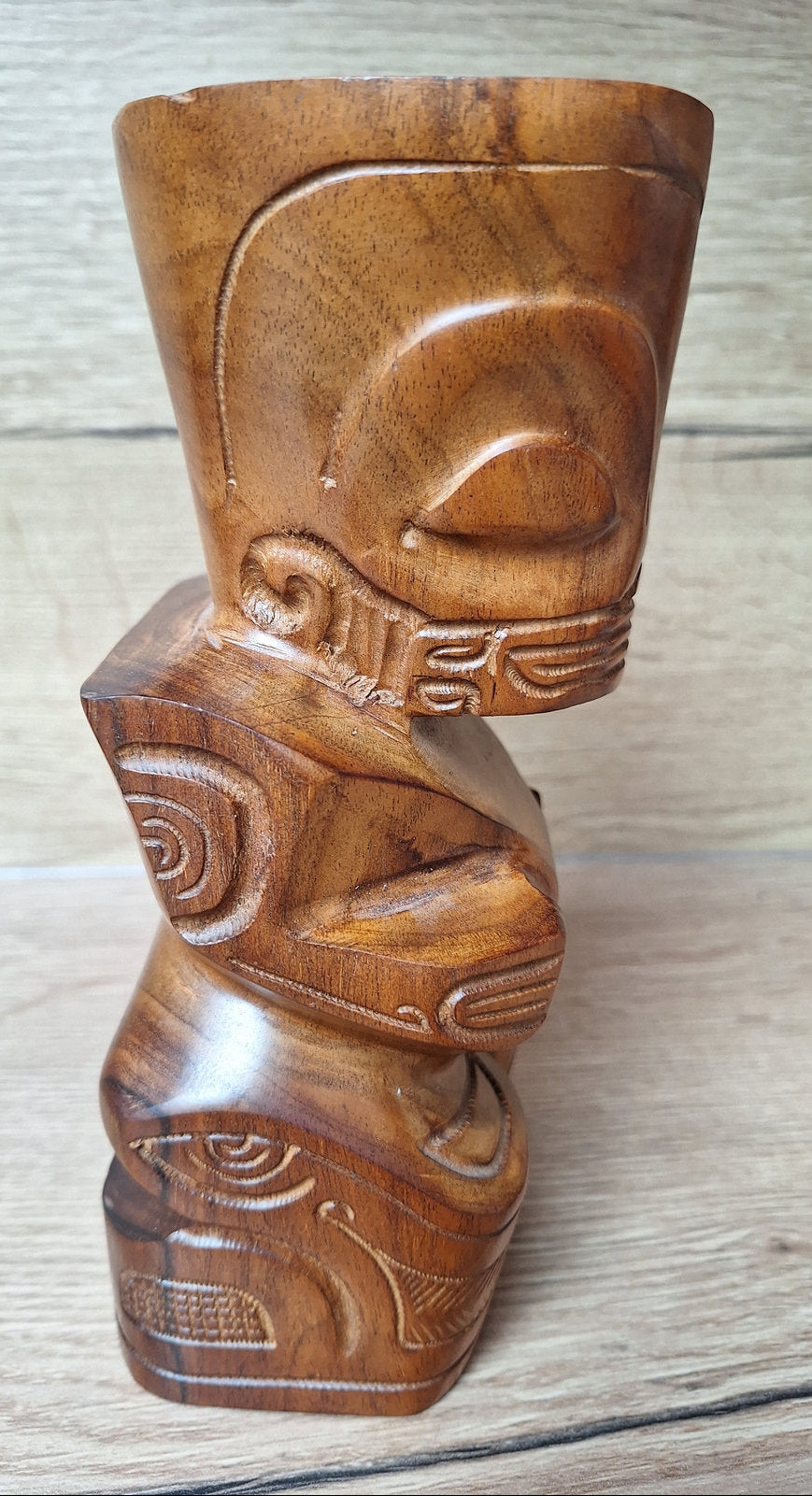 Statue Tiki en bois précieux sculpté Polynésie, Totem des îles Marquises vintage en bois de Miro