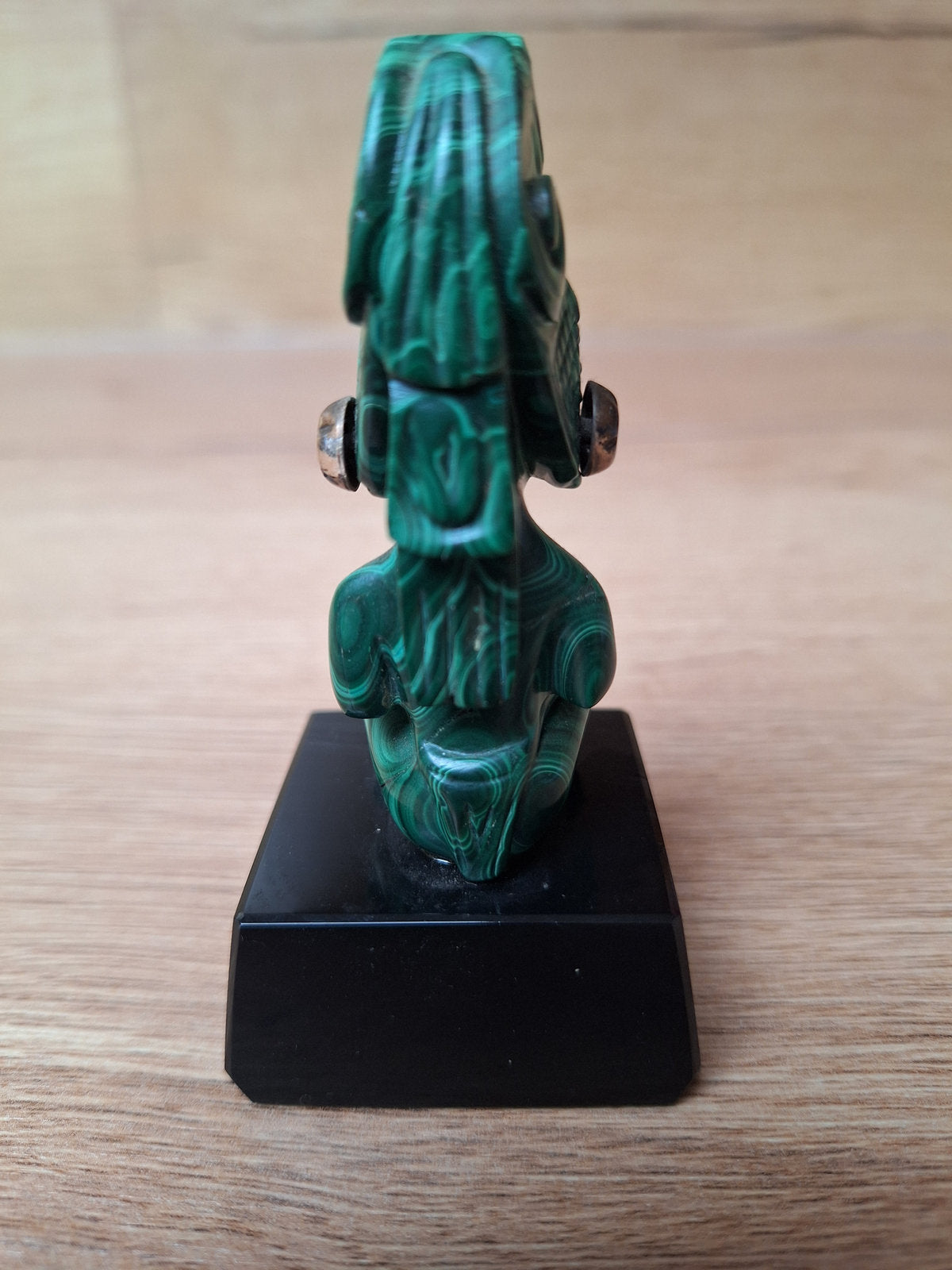 Statuette Vintage en Malachite – Figure Assise de Style Précolombien / Maya sur Socle Obsidienne