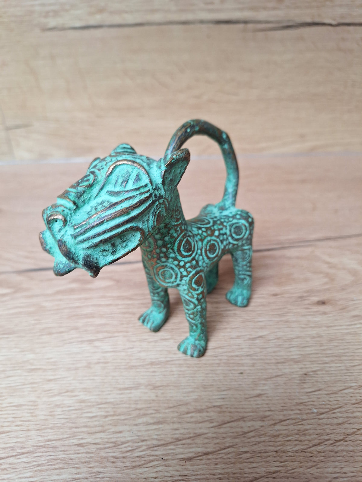 Léopard du Bénin en bronze – Sculpture africaine – Art du Royaume du Bénin
