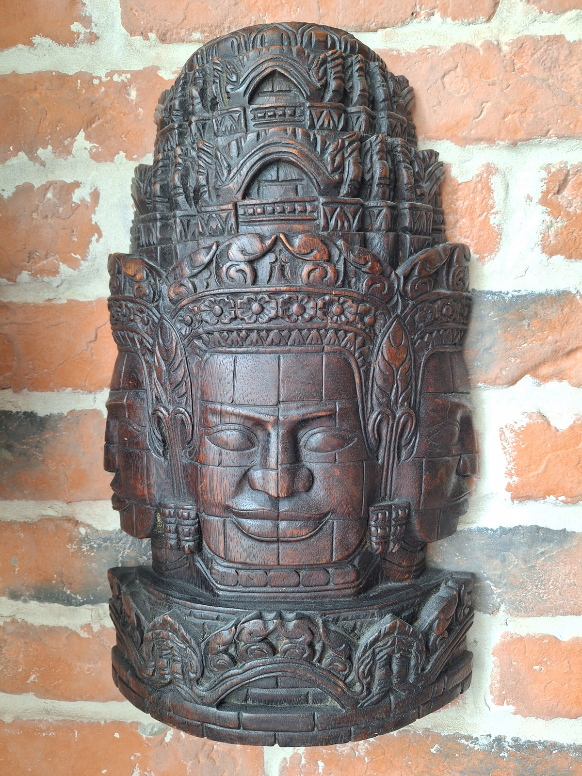 Grande sculpture Jayavarman VII – Visages du Bayon à Angkor – Bois sculpté khmer – Cambodge – 42 cm