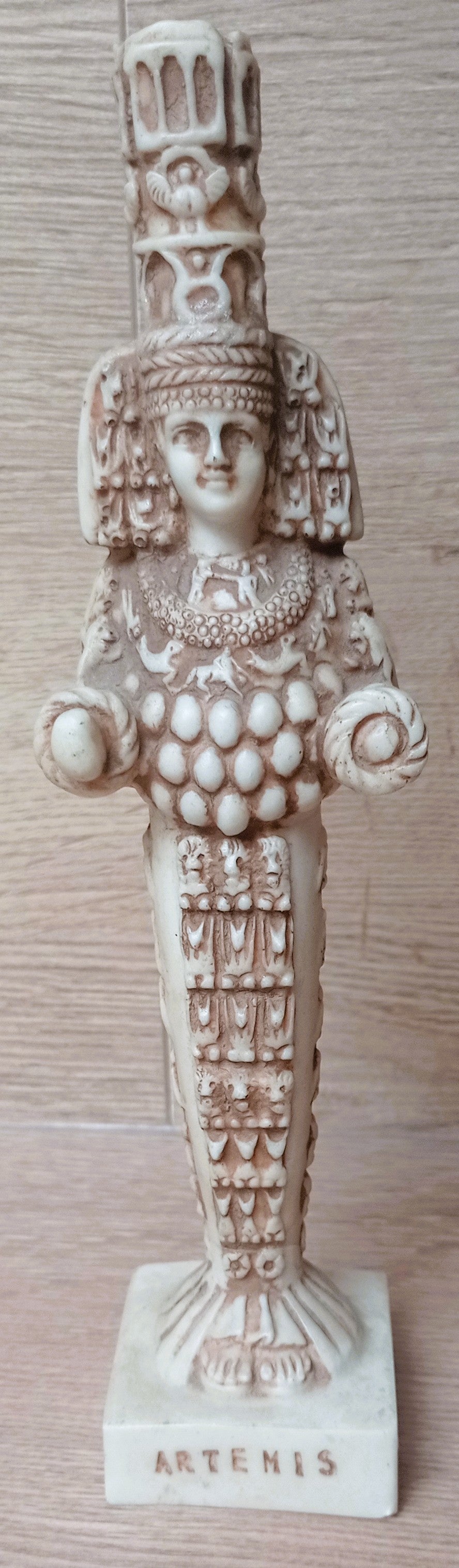 Figure de la déesse Artémis à Éphèse. Déesse de la fécondité,  Reproduction de sculpture Antique gréco-romaine – 22,5 cm