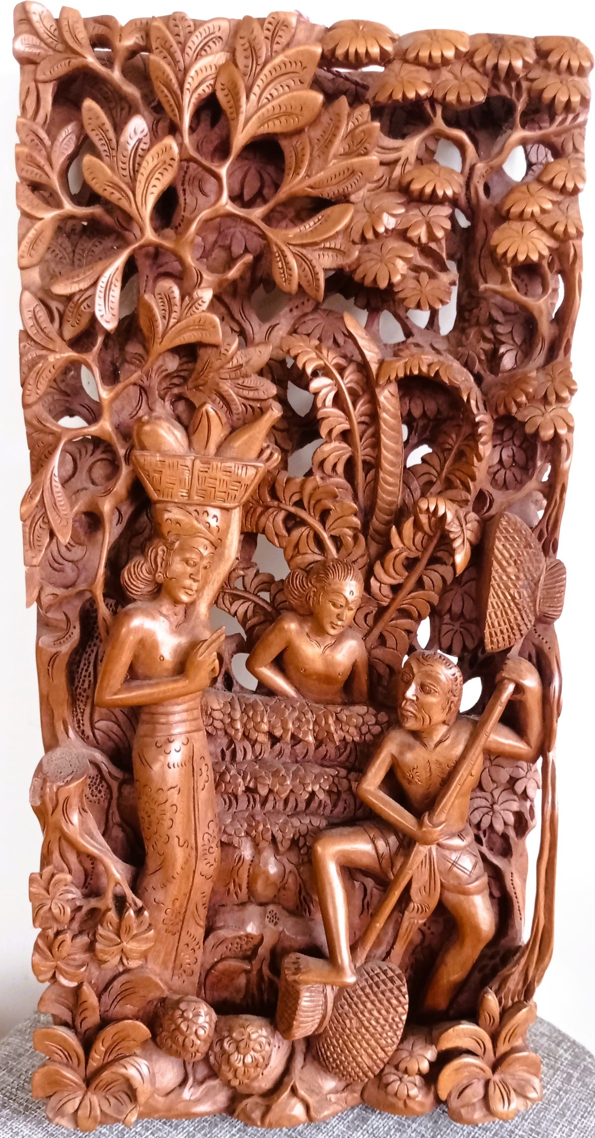 Grand panneau mural sculpté en bois – Scène de récolte traditionnelle – Art balinais vintage – 39 cm