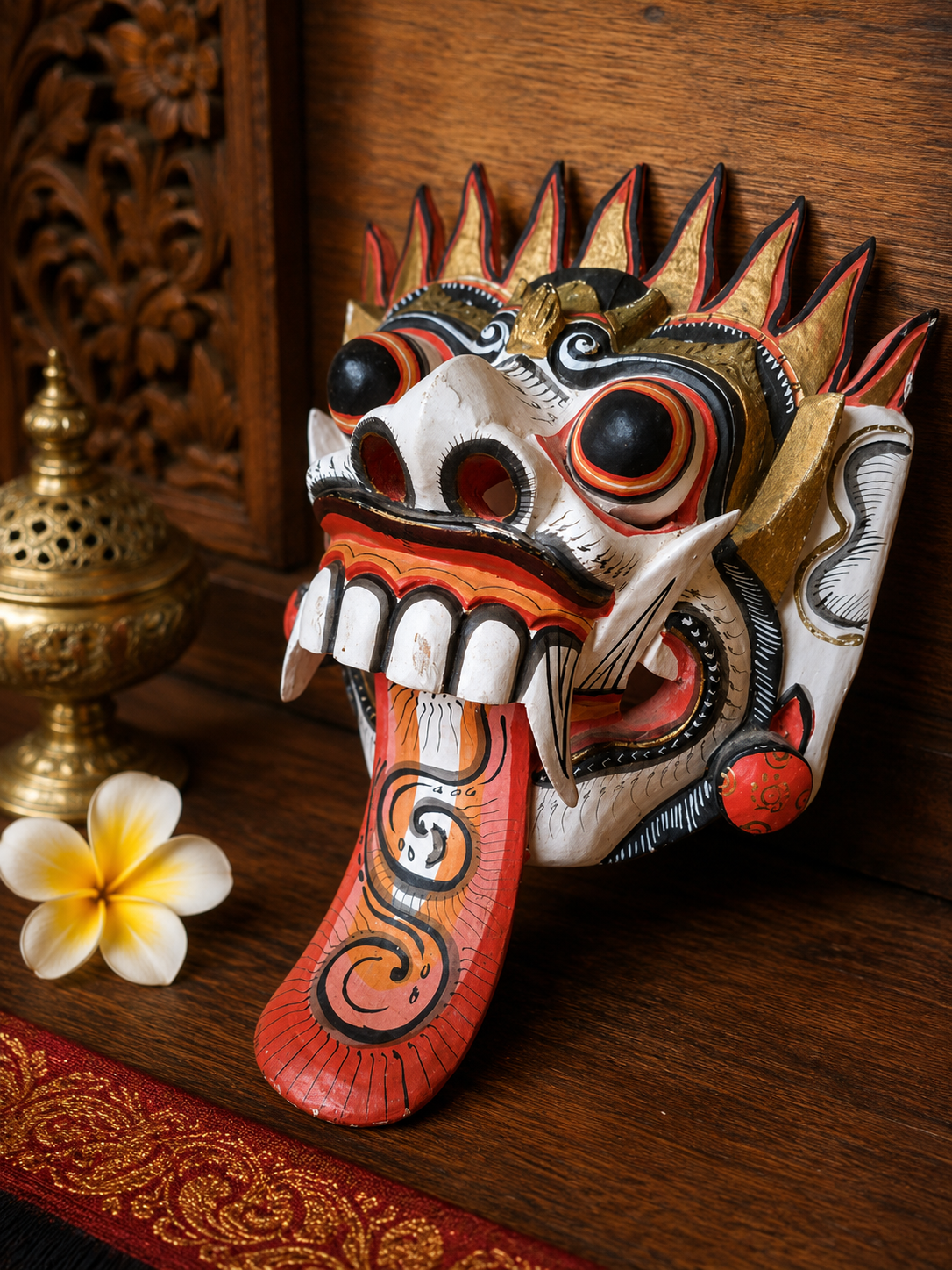 Masque en bois mural flamme feu rouge Bali Barong, Rangda Balinais, Indonésie.