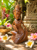 Sculpture en bois d'une danseuse traditionnelle balinaise, Indonésie. Asie