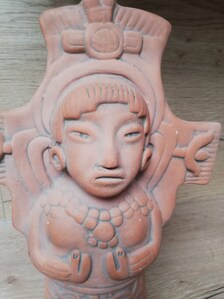 Statuette féminine en terre cuite – Style Jalisco, Mexique – Art précolombien – 34 cm