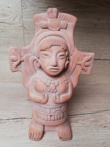 Statuette féminine en terre cuite – Style Jalisco, Mexique – Art précolombien – 34 cm