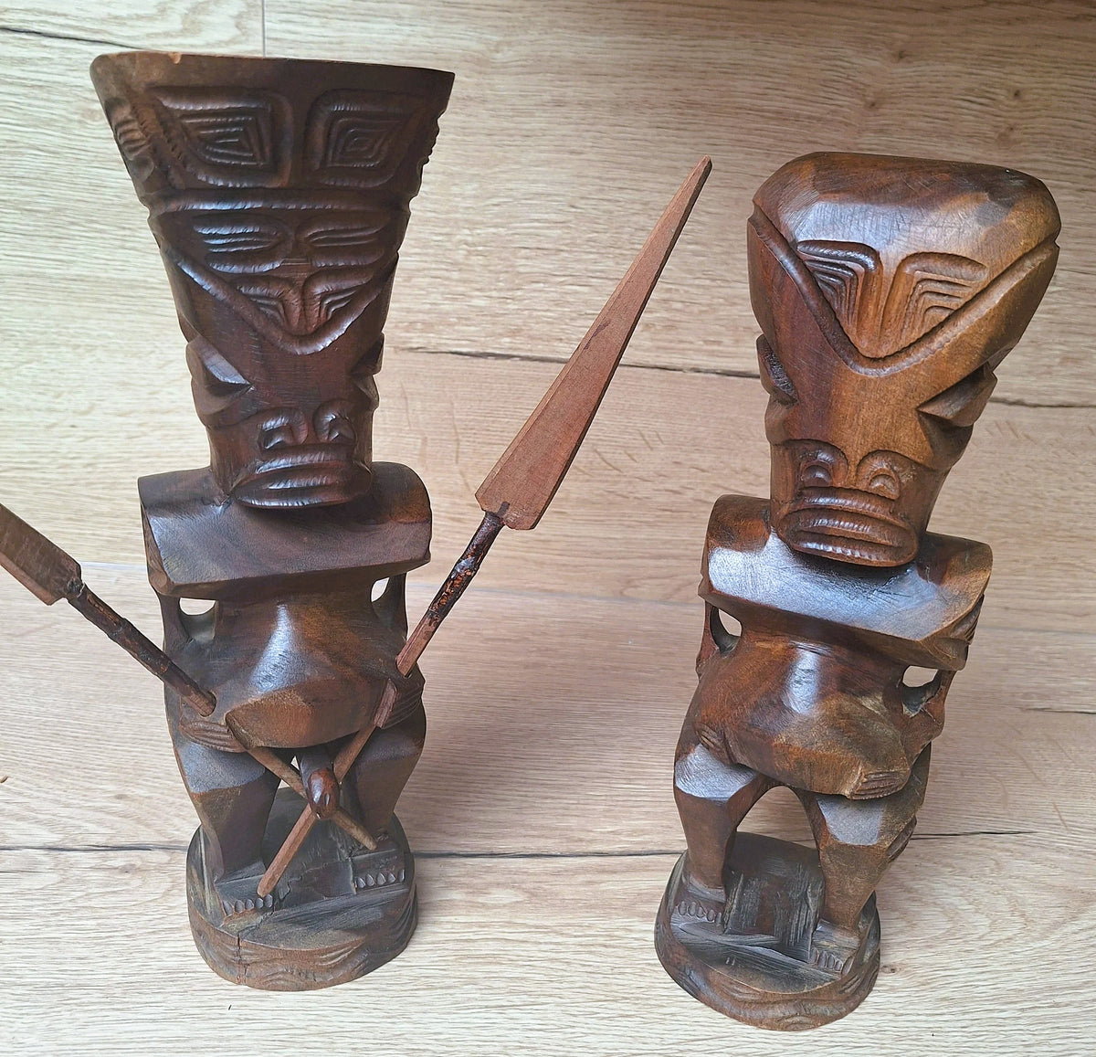 Couple de Tiki polynésiens en bois sculpté – Homme & Femme – Art des îles du Pacifique – 30 cm