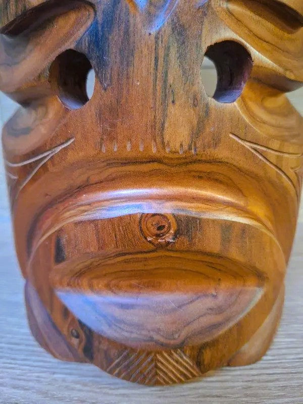 Masque Tiki en bois sculpté – Artisanat indonésien – Inspiration océanienne – 27 cm