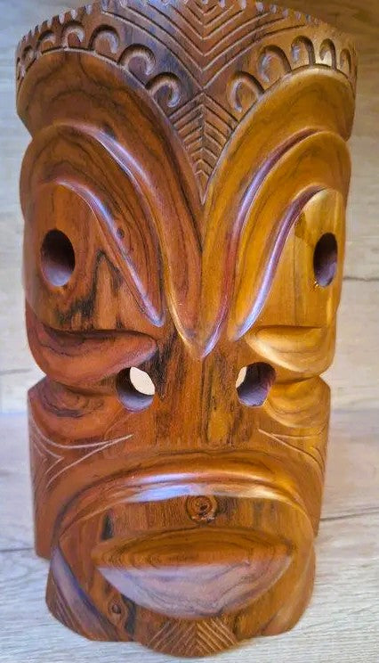 Masque Tiki en bois sculpté – Artisanat indonésien – Inspiration océanienne – 27 cm
