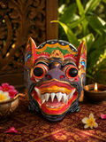 Masque Barong balinais en bois sculpté, Indonésie, Artisanat traditionnel sculpté à la main. Bali