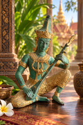 Musicien céleste thaïlandais – Statuette en bronze patiné et doré – Thaïlande – 14 cm