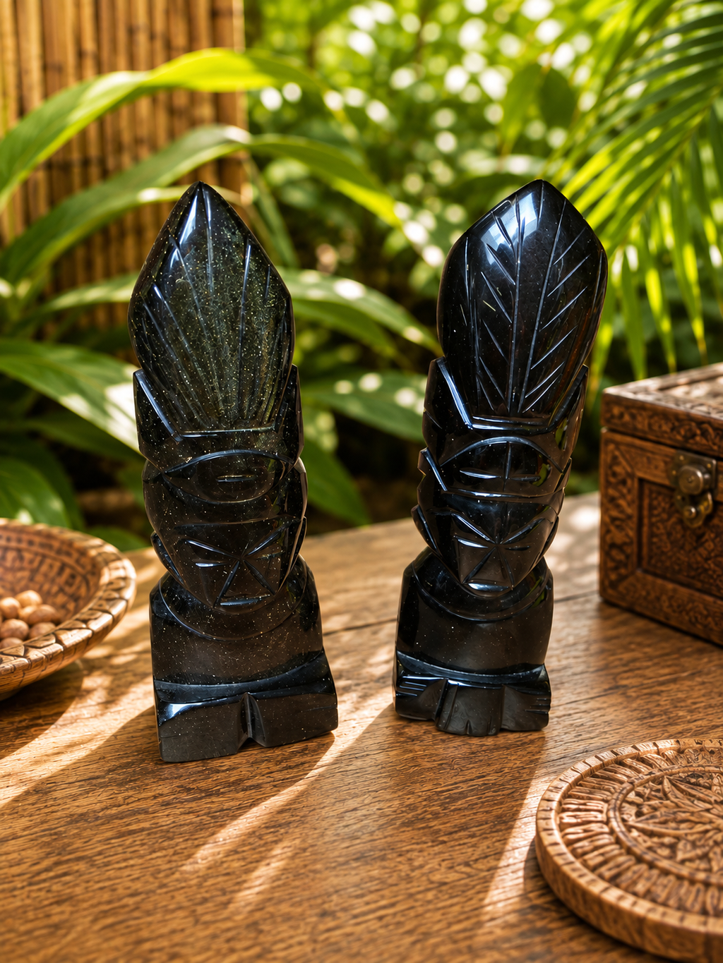 Paire de sculptures en obsidienne noire – Figures mésoaméricaines – Mexique
